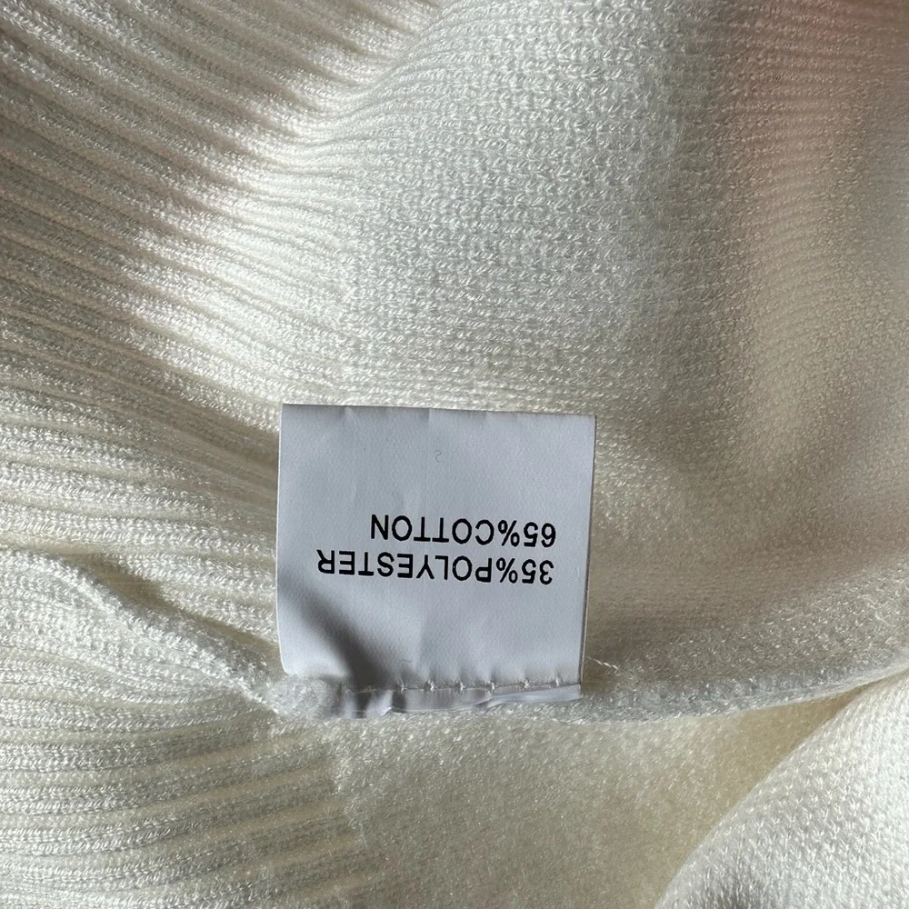 Heart Patterned Crew Neck Sweater - Cream and Red- M, L, XL - Picture 6 of 8